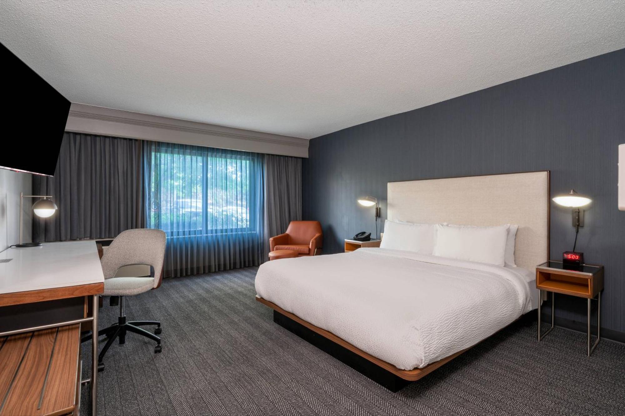Courtyard Columbus Airport Hotel Exterior foto