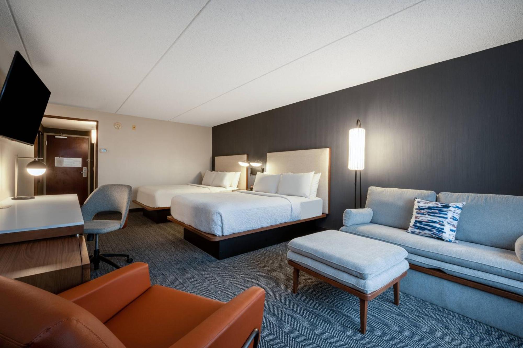 Courtyard Columbus Airport Hotel Exterior foto