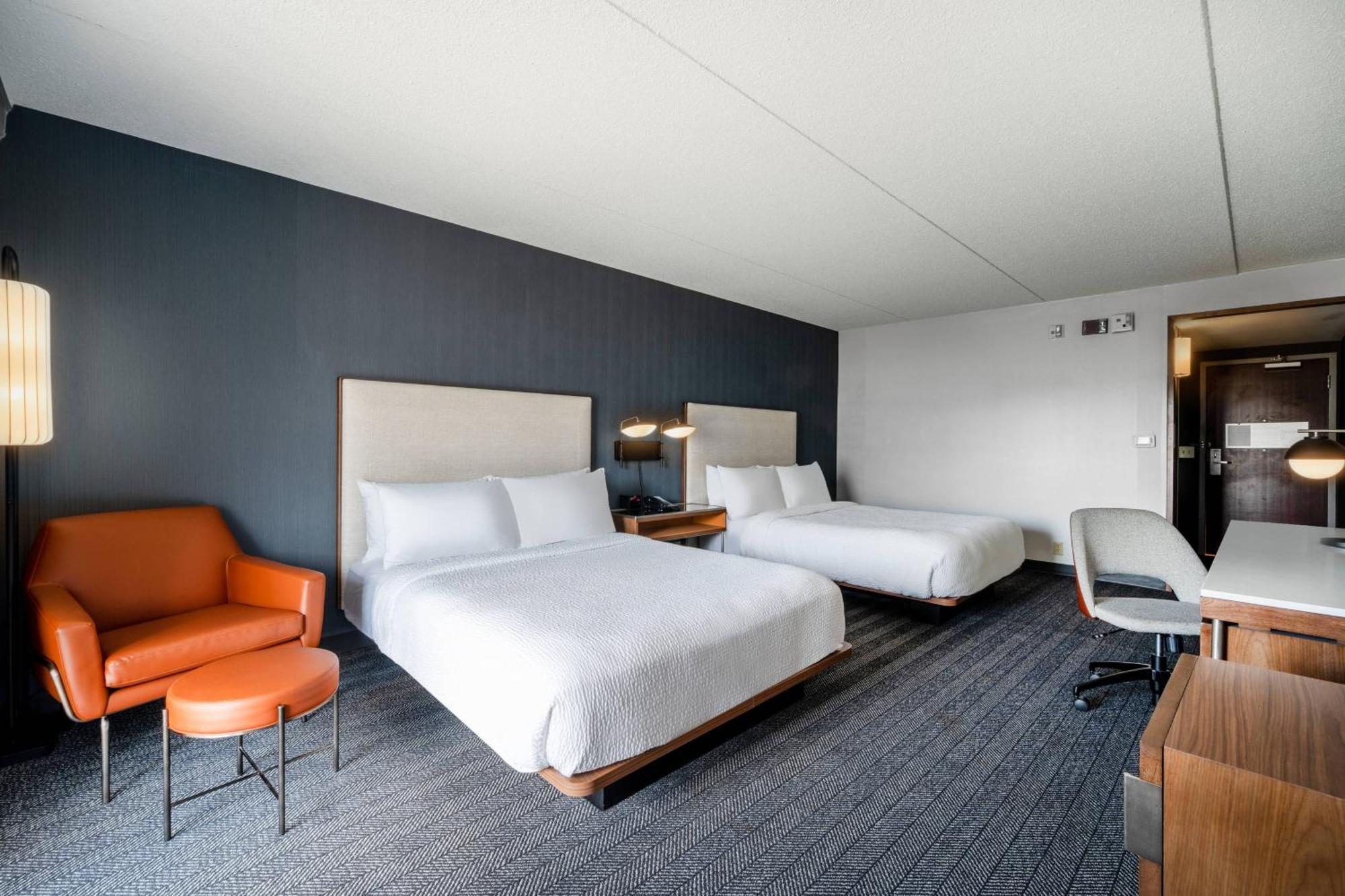 Courtyard Columbus Airport Hotel Exterior foto